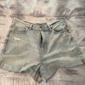 American Eagle mom shorts